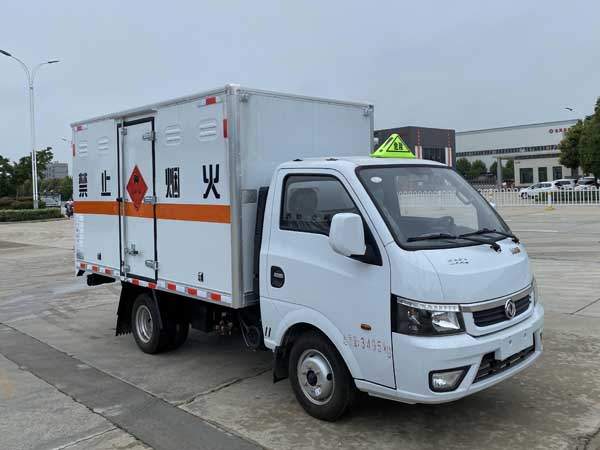 楚勝牌CSC5035XRQ6型易燃?xì)怏w廂式運(yùn)輸車(chē)