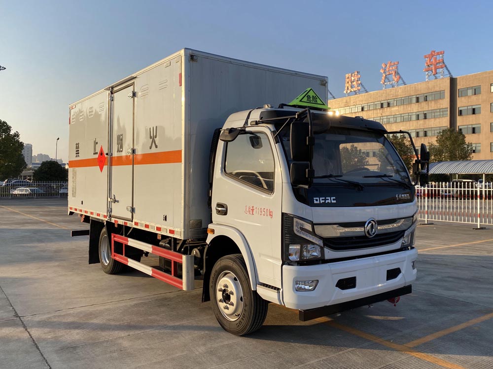 楚勝牌CSC5125XRY6型易燃液體廂式運(yùn)輸車(chē)